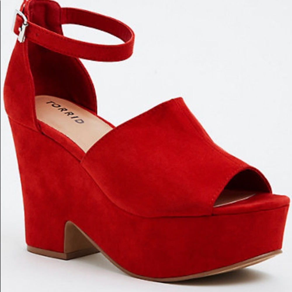 ISO these shoes size 10 please